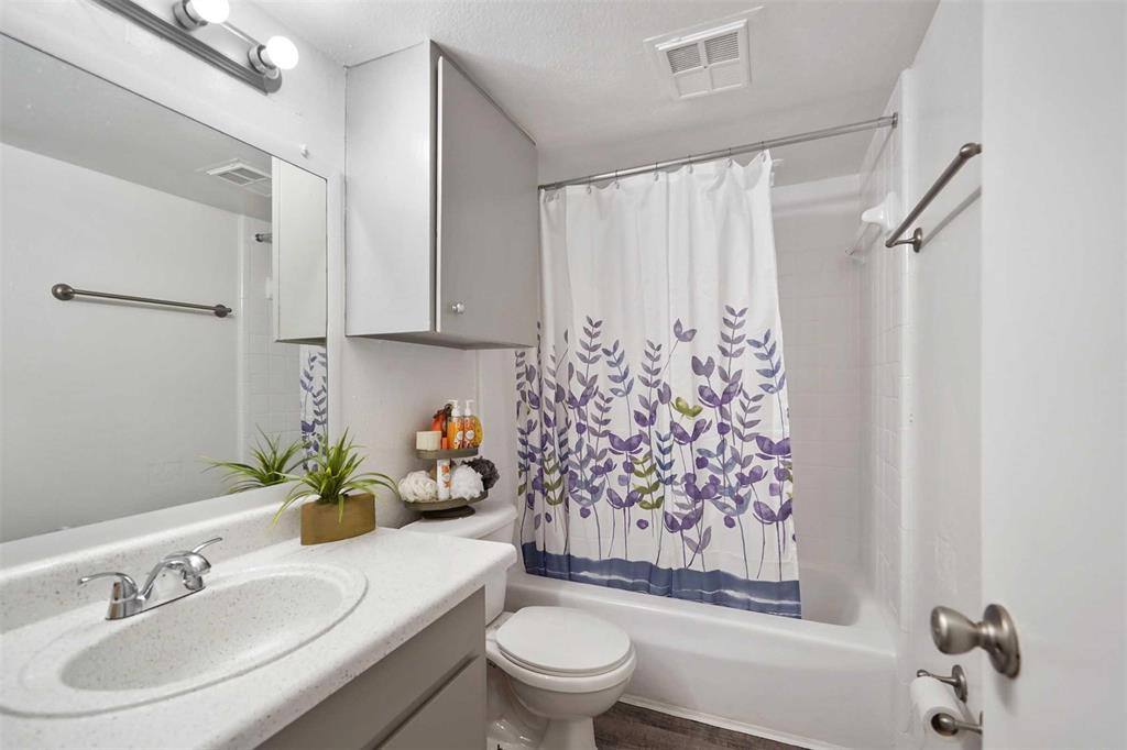 Apartment for rent at 4400 Memorial Dr #2114, Houston, TX 77007