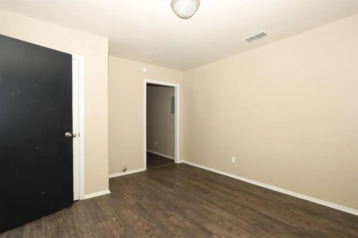 Apartment for rent at 3268 Powell Ave - Duplex, Memphis, TN 38112