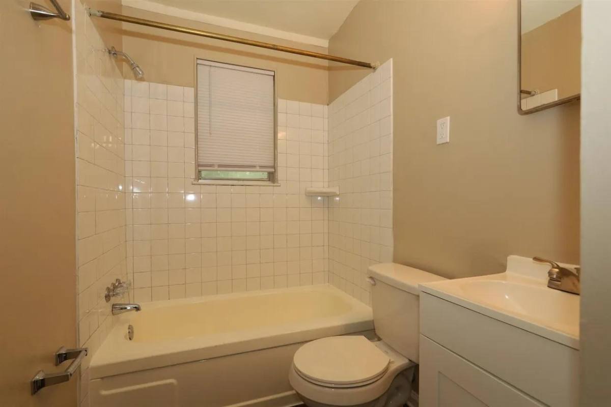 Apartment for rent at 3268 Powell Ave - Duplex, Memphis, TN 38112