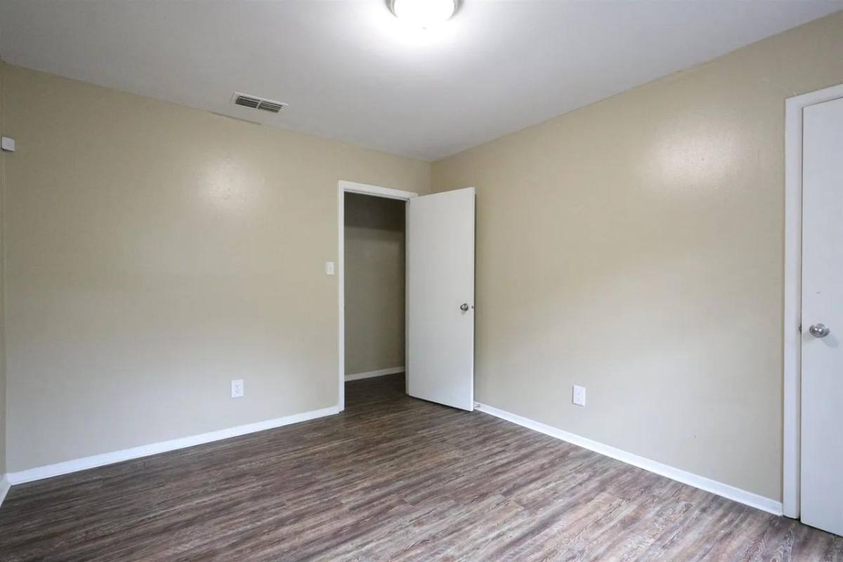 Apartment for rent at 3268 Powell Ave - Duplex, Memphis, TN 38112