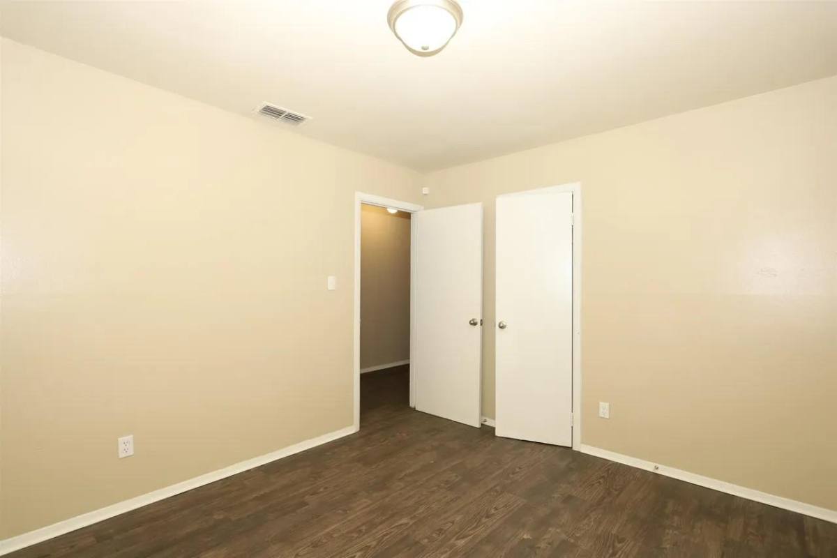 Apartment for rent at 3268 Powell Ave - Duplex, Memphis, TN 38112