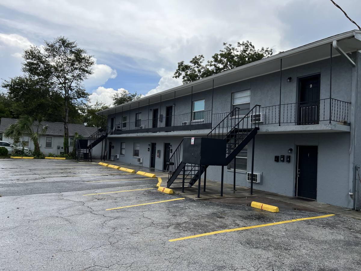 Apartment for rent at 108 W Ball St #1, Plant City, FL 33563