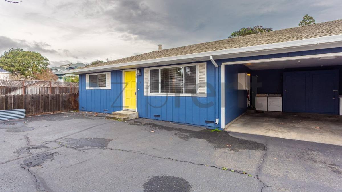 Townhouse for rent at 12 Post St #B, Petaluma, CA 94952