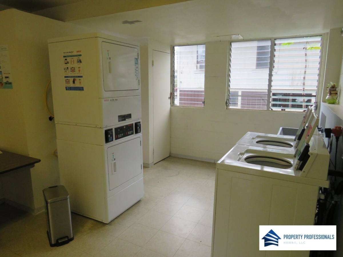 Apartment for rent at 270 Ululani St, Hilo, HI 96720
