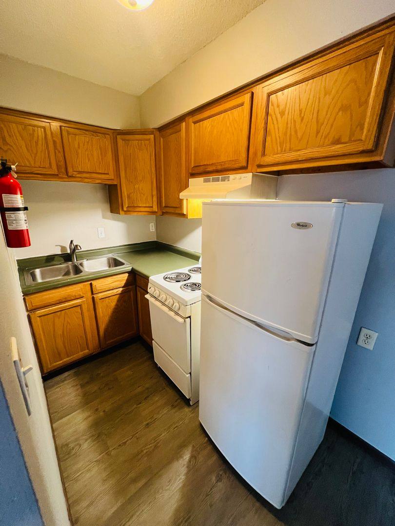 Apartment for rent at 640 16th Ave SW, Cedar Rapids, IA 52404