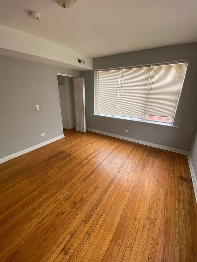 Apartment for rent at 7200 S Woodlawn, Chicago, IL 60619
