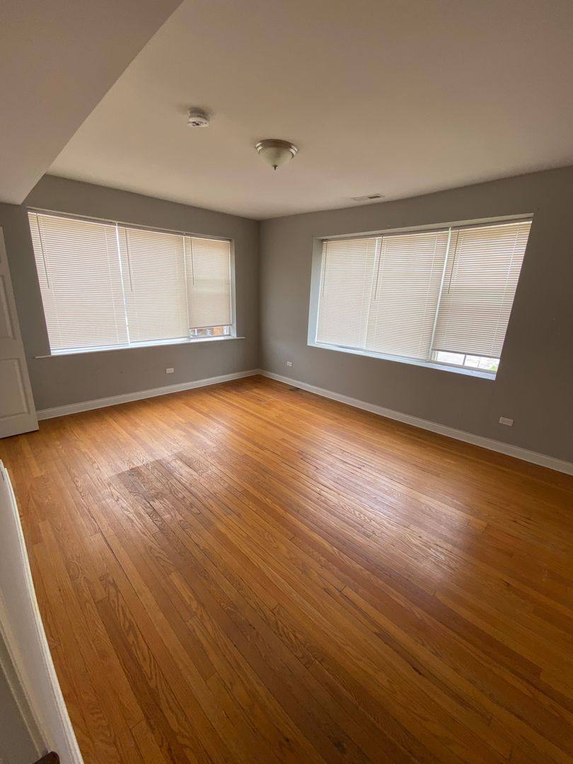 Apartment for rent at 7200 S Woodlawn, Chicago, IL 60619