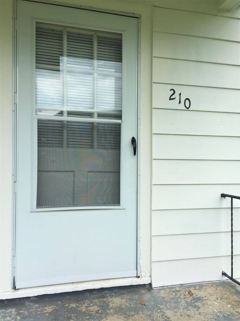 Apartment for rent at 210 Lakewood Dr, Marietta, GA 30060