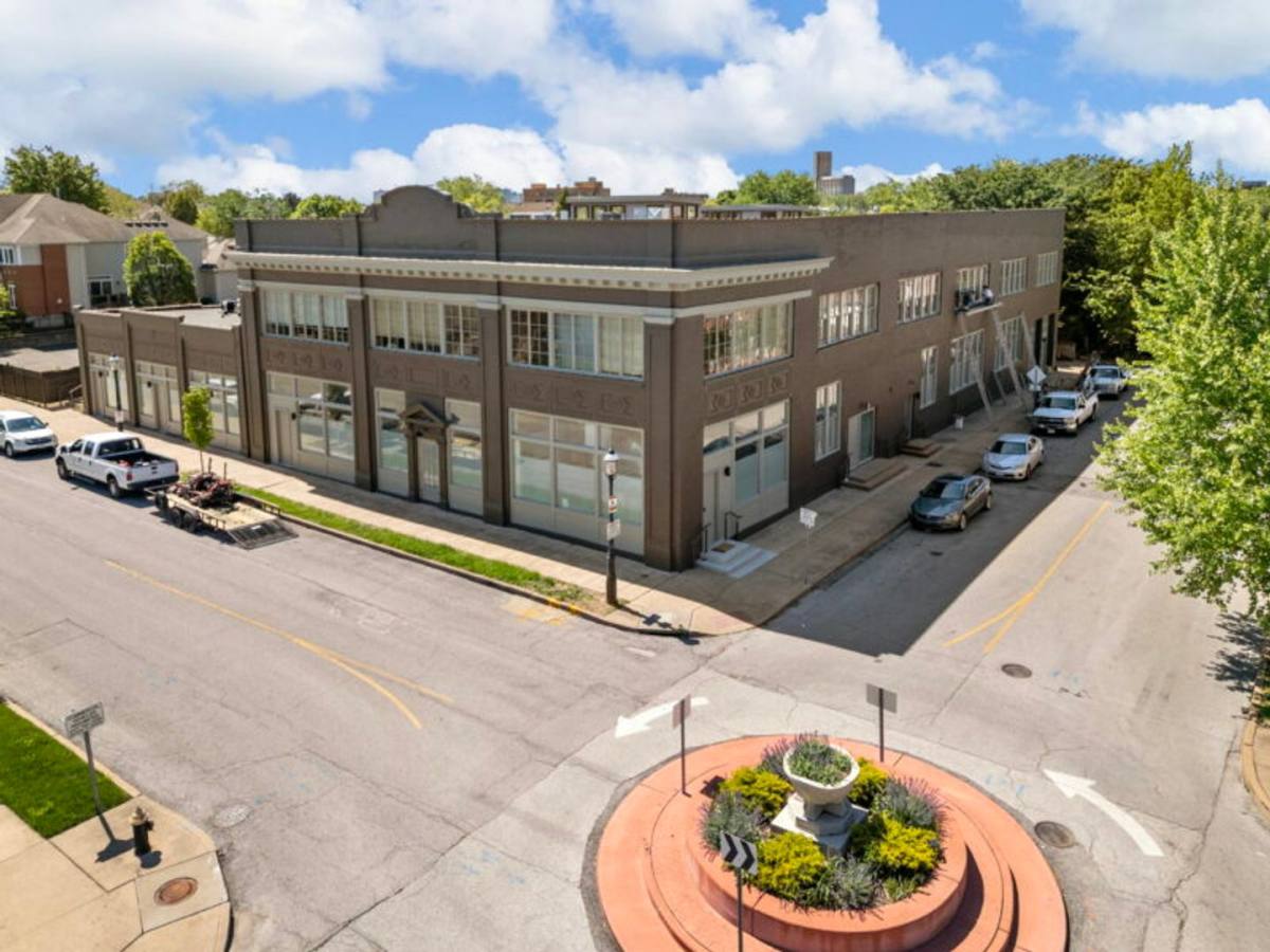 Apartment for rent at 4160 Olive St, Saint Louis, MO 63108