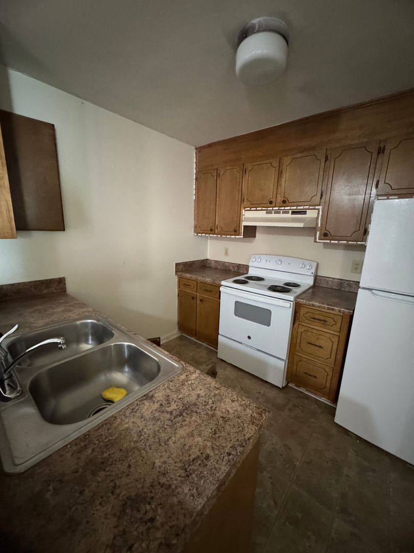 Apartment for rent at 1102 Downey St, Radford, VA 24141