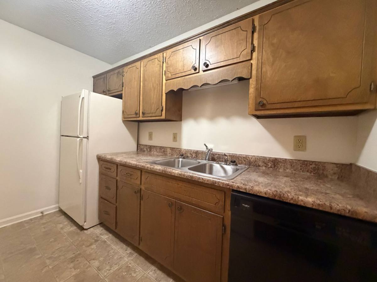 Apartment for rent at 1102 Downey St, Radford, VA 24141