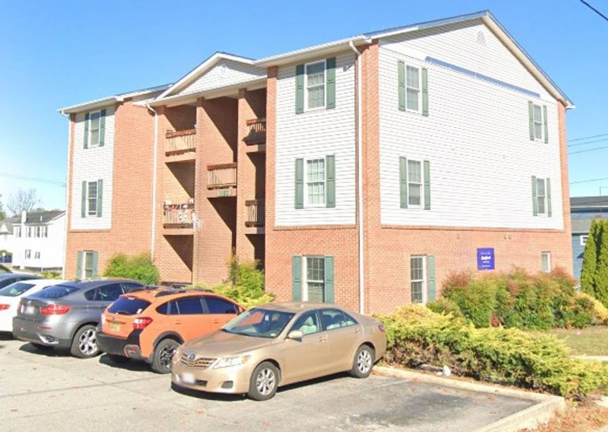 Apartment for rent at 1102 Downey St, Radford, VA 24141