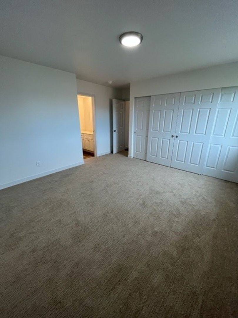 Apartment for rent at 351 Vuemont Place NE, Renton, WA 98056