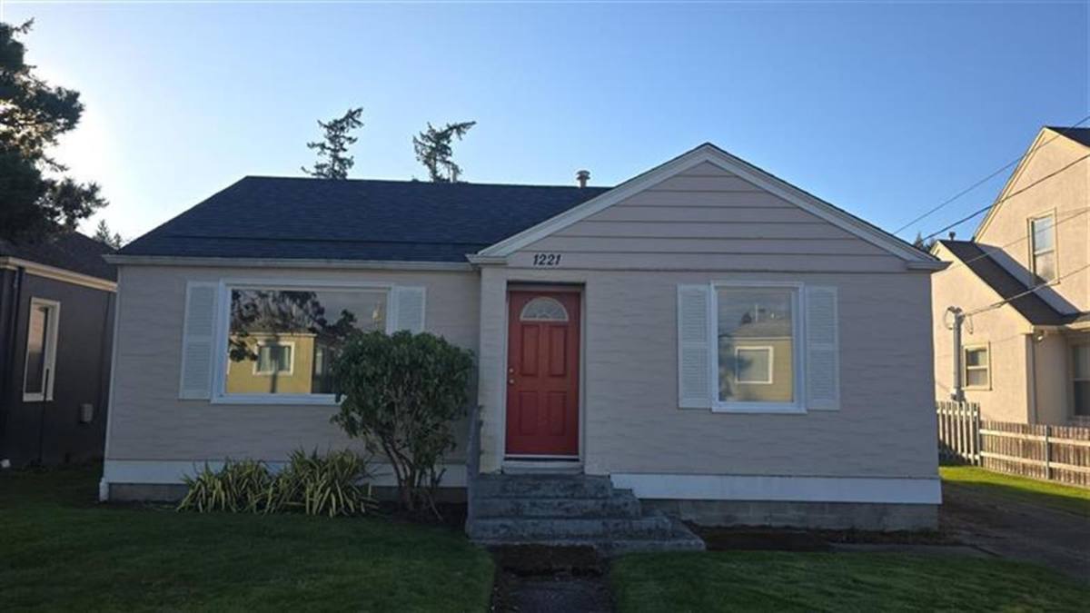 House for rent at 1221 S 12th St, Mount Vernon, WA 98273