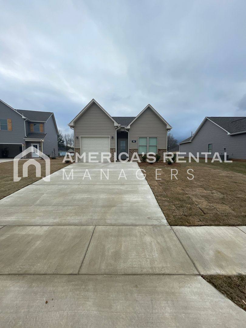 House for rent at 90 Cole Lane, Sylacauga, AL 35150