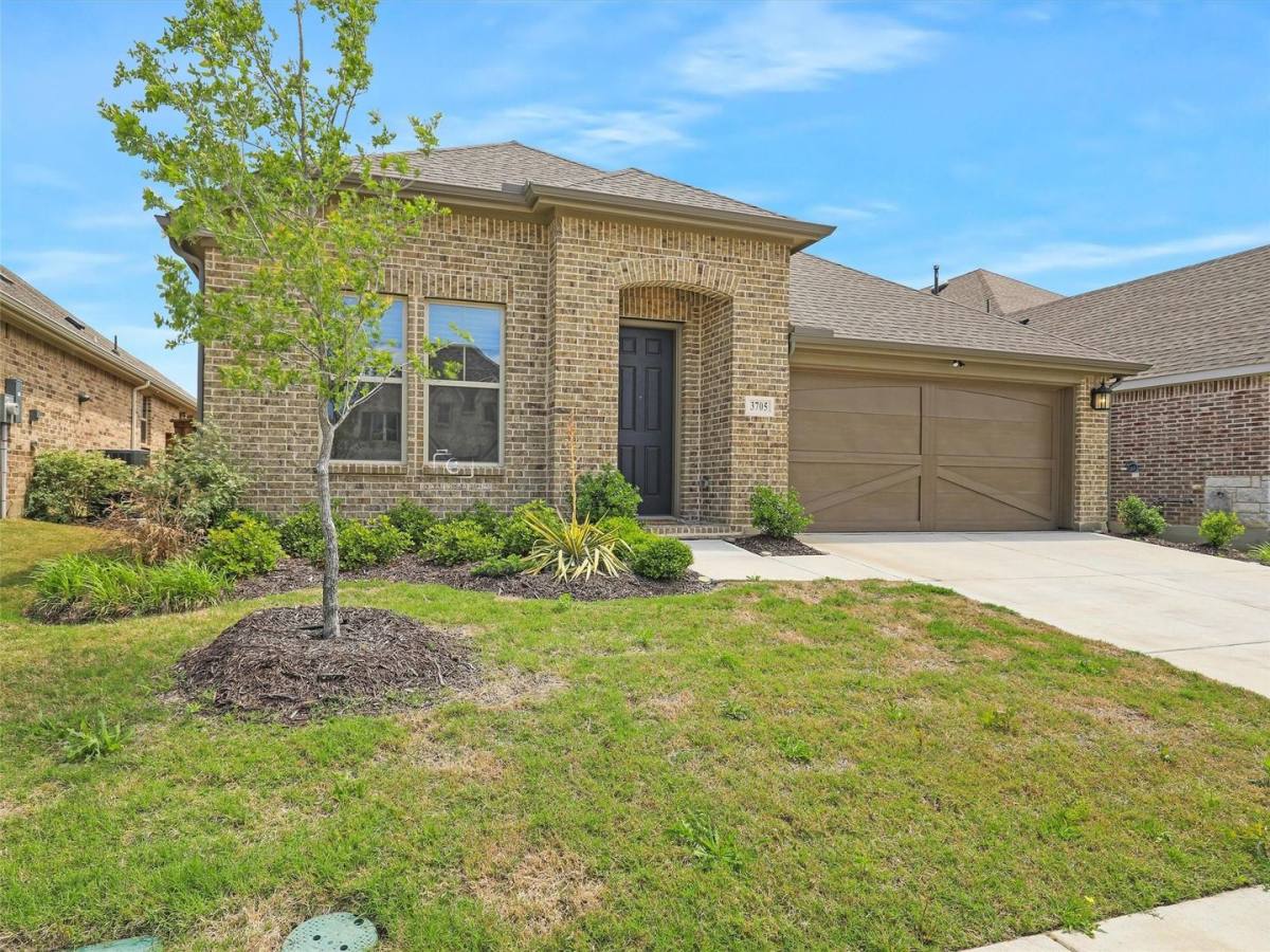 House for rent at 3705 Prickly Pear Rd, Little Elm, TX 75068