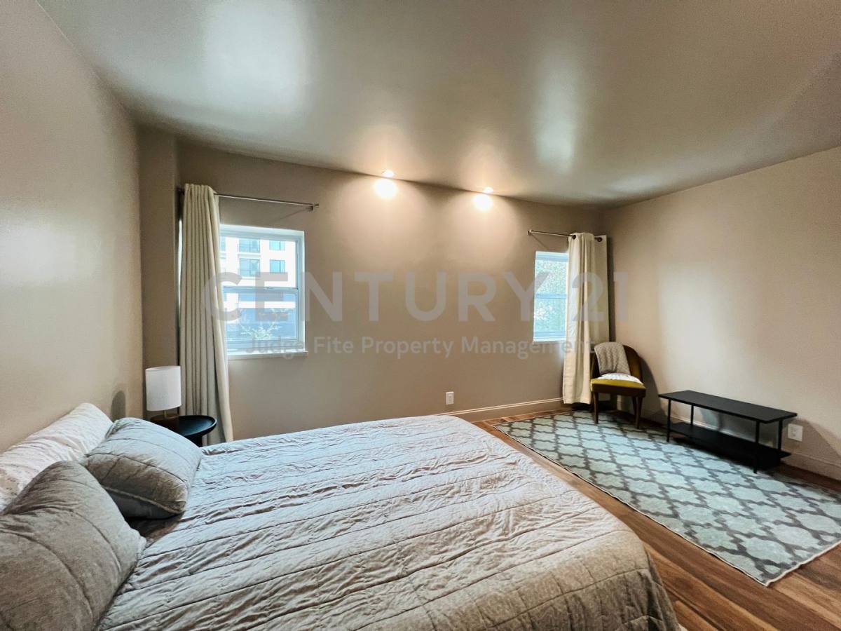 Condo for rent at 6211 W NW Highway G224, Dallas, TX 75225