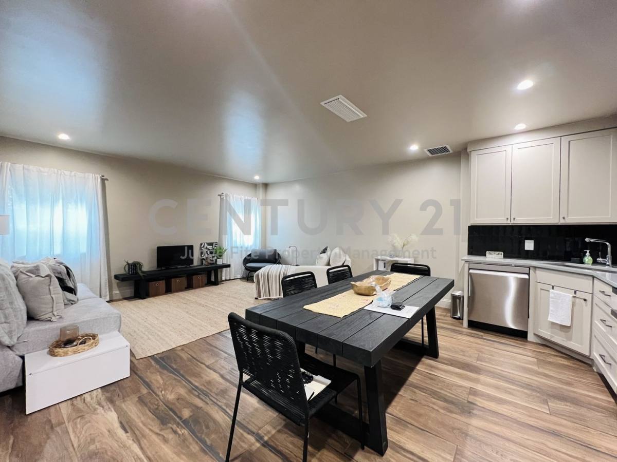 Condo for rent at 6211 W NW Highway G224, Dallas, TX 75225