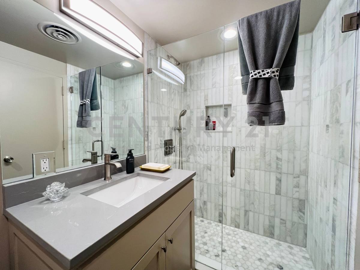Condo for rent at 6211 W NW Highway G224, Dallas, TX 75225