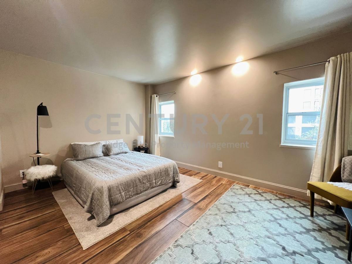 Condo for rent at 6211 W NW Highway G224, Dallas, TX 75225