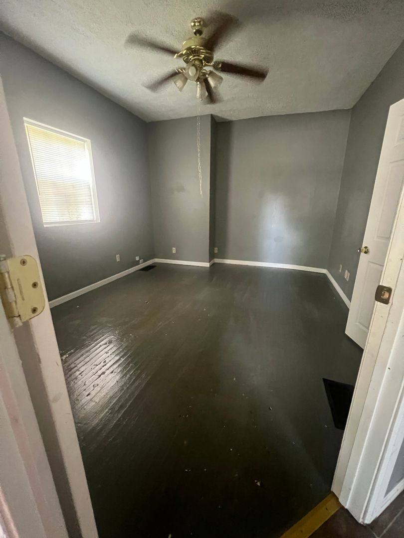 Apartment for rent at 520 N Alameda Ave, Muncie, IN 47303