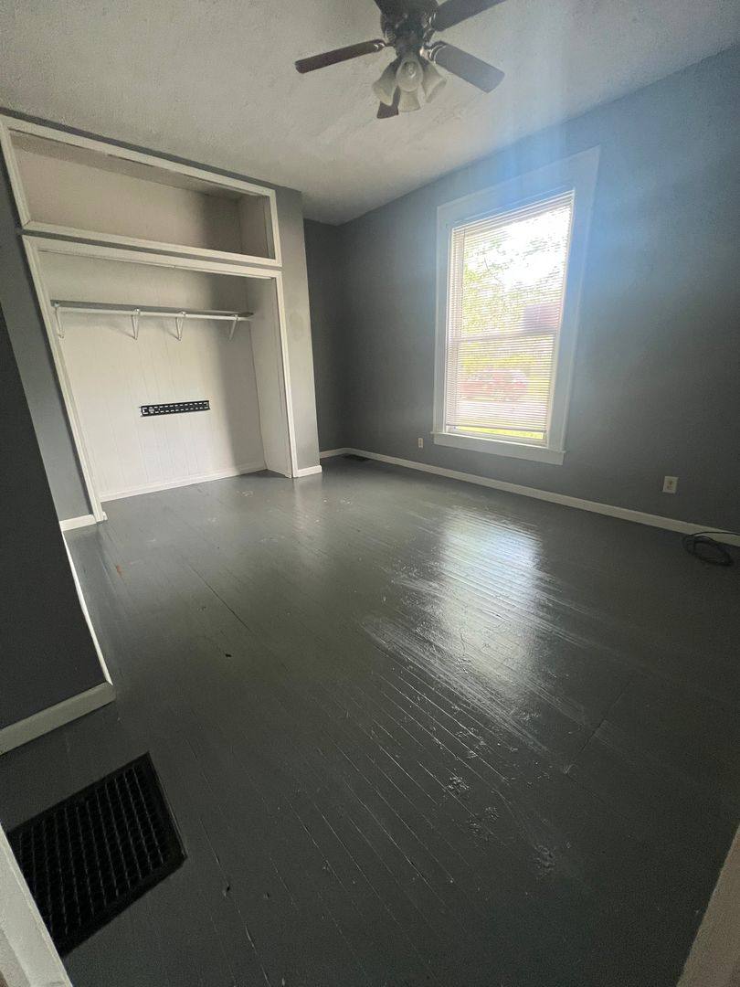 Apartment for rent at 520 N Alameda Ave, Muncie, IN 47303