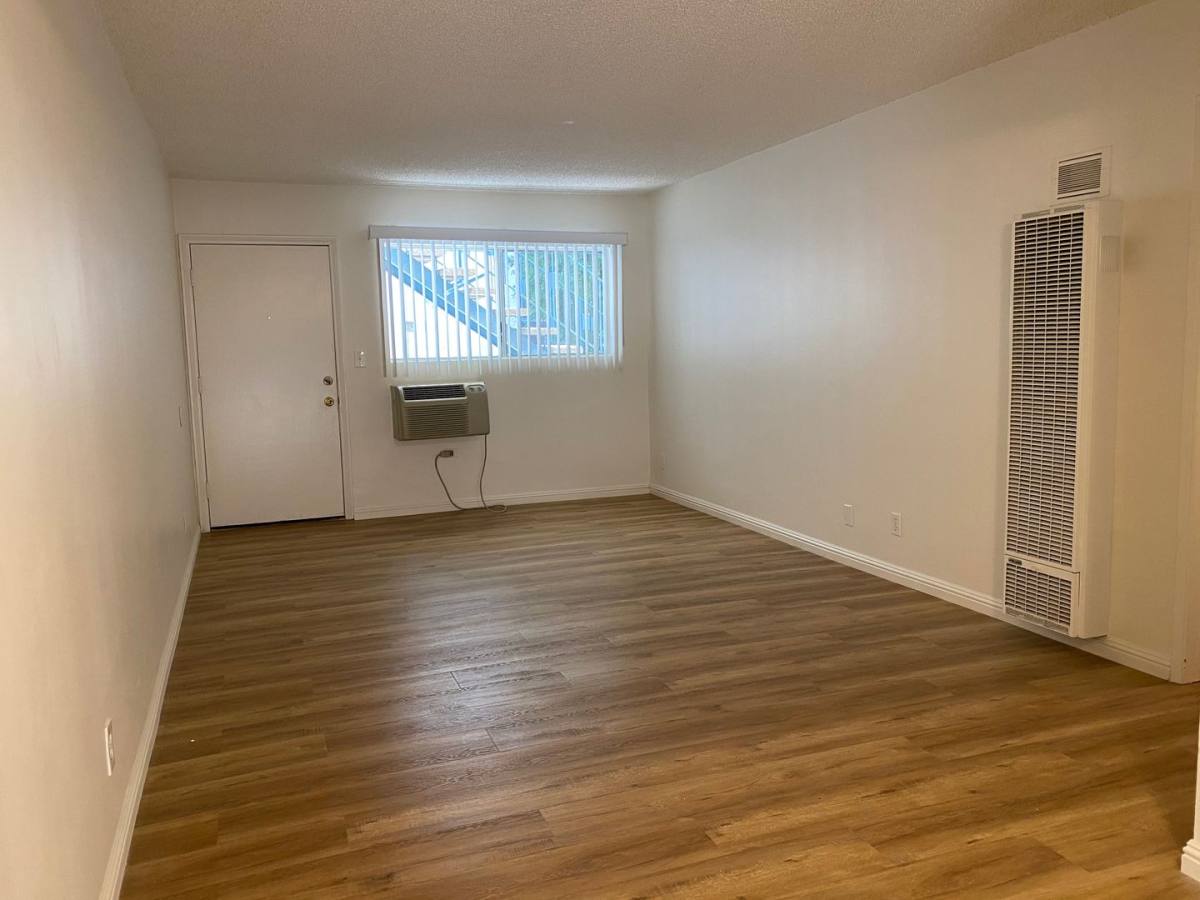 Apartment for rent at 221 N Belmont Ave, Glendale, CA 91206