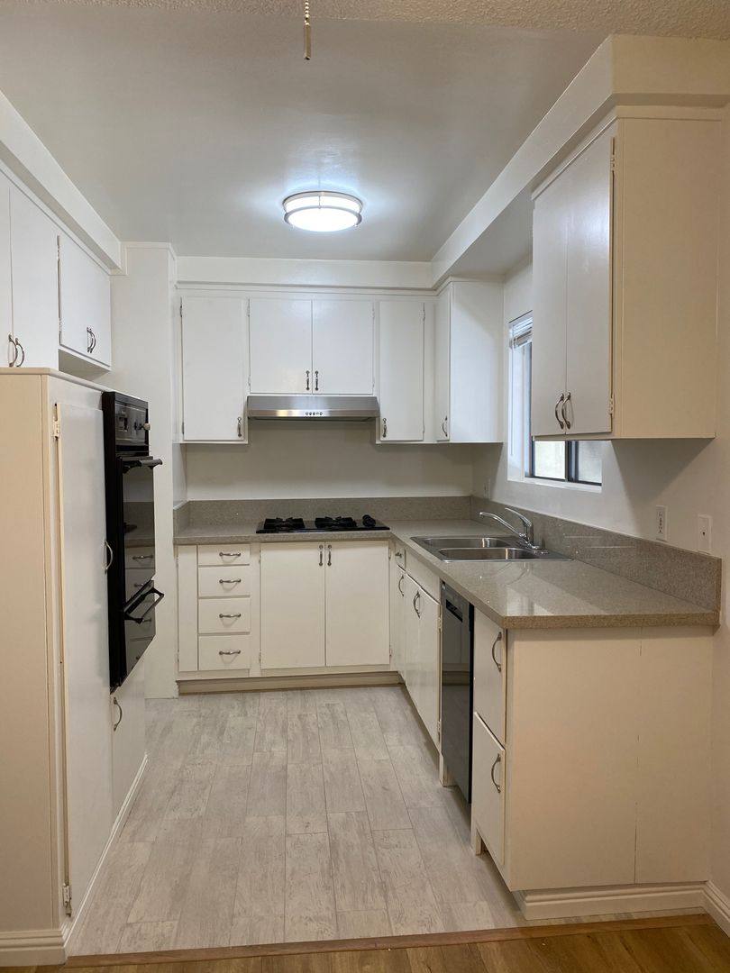 Apartment for rent at 221 N Belmont Ave, Glendale, CA 91206