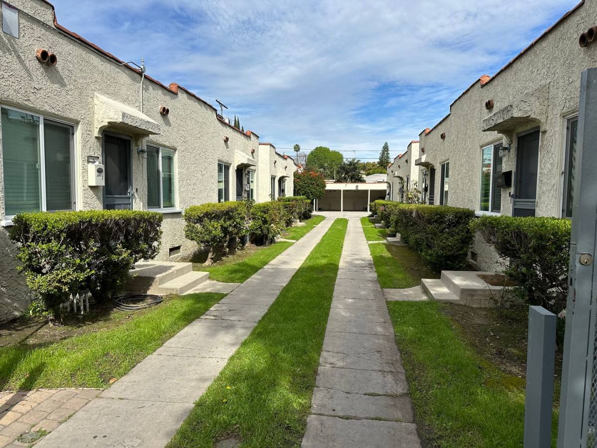Apartment for rent at 3043 1 2 Larga Ave, Los Angeles, CA 90039