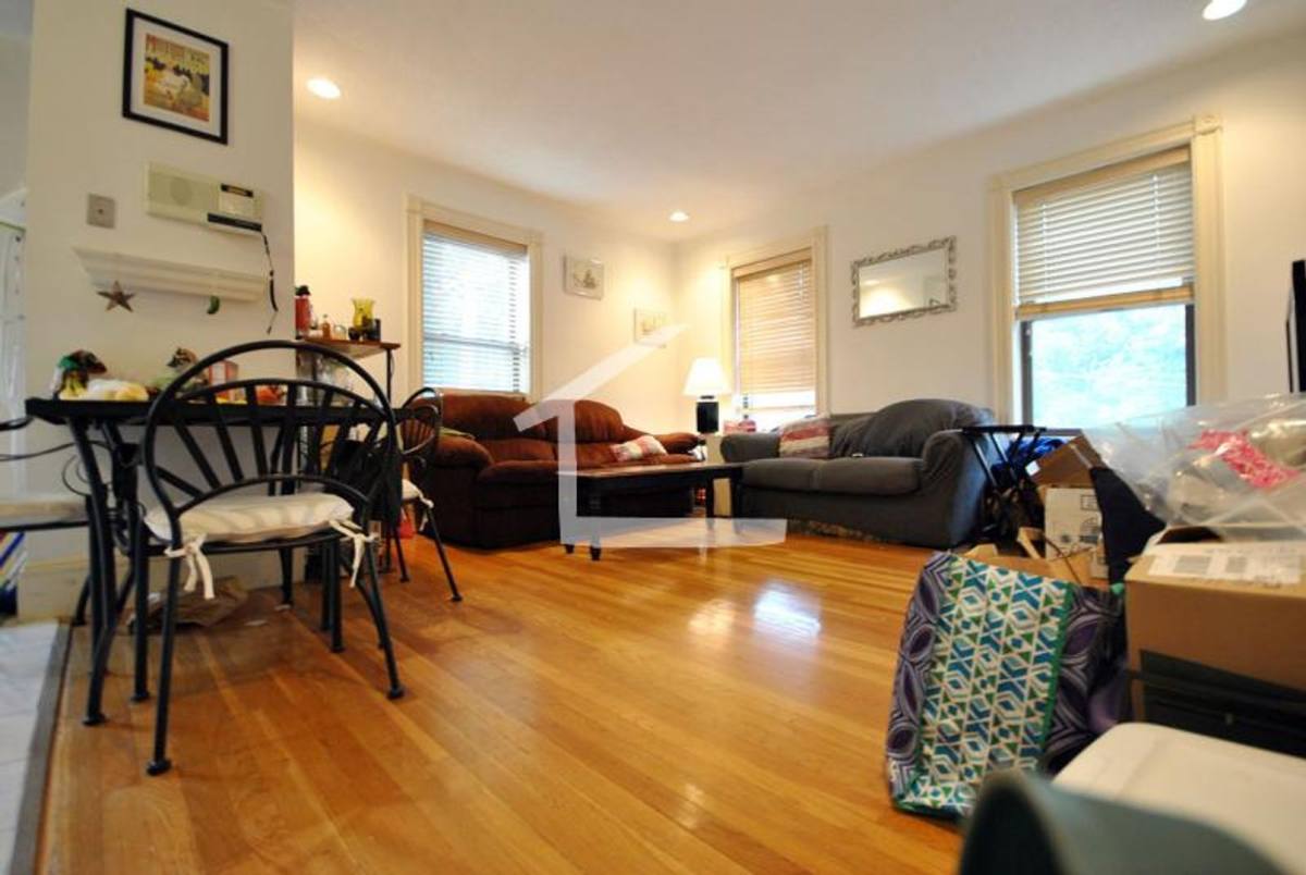Apartment for rent at 14 Dean Rd #2, Brookline, MA 02445