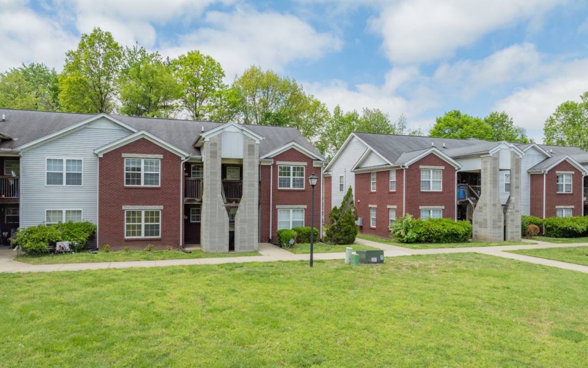 Apartment for rent at 3700 Georgetown Place, Louisville, KY 40215