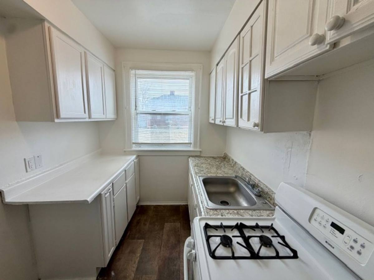 Apartment for rent at 9917-19 Woodside, Detroit, MI 48204