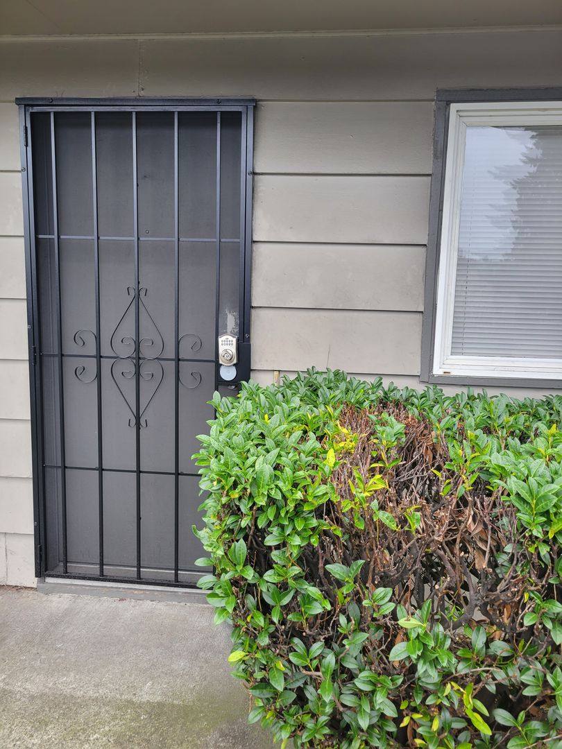 Townhouse for rent at 9009 S Hosmer St, Tacoma, WA 98444