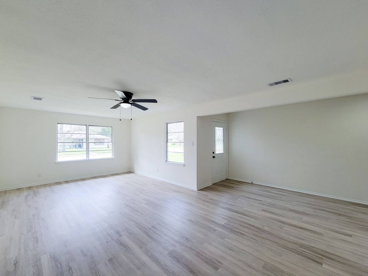 House for rent at 301 Cypress St, Lake Jackson, TX 77566