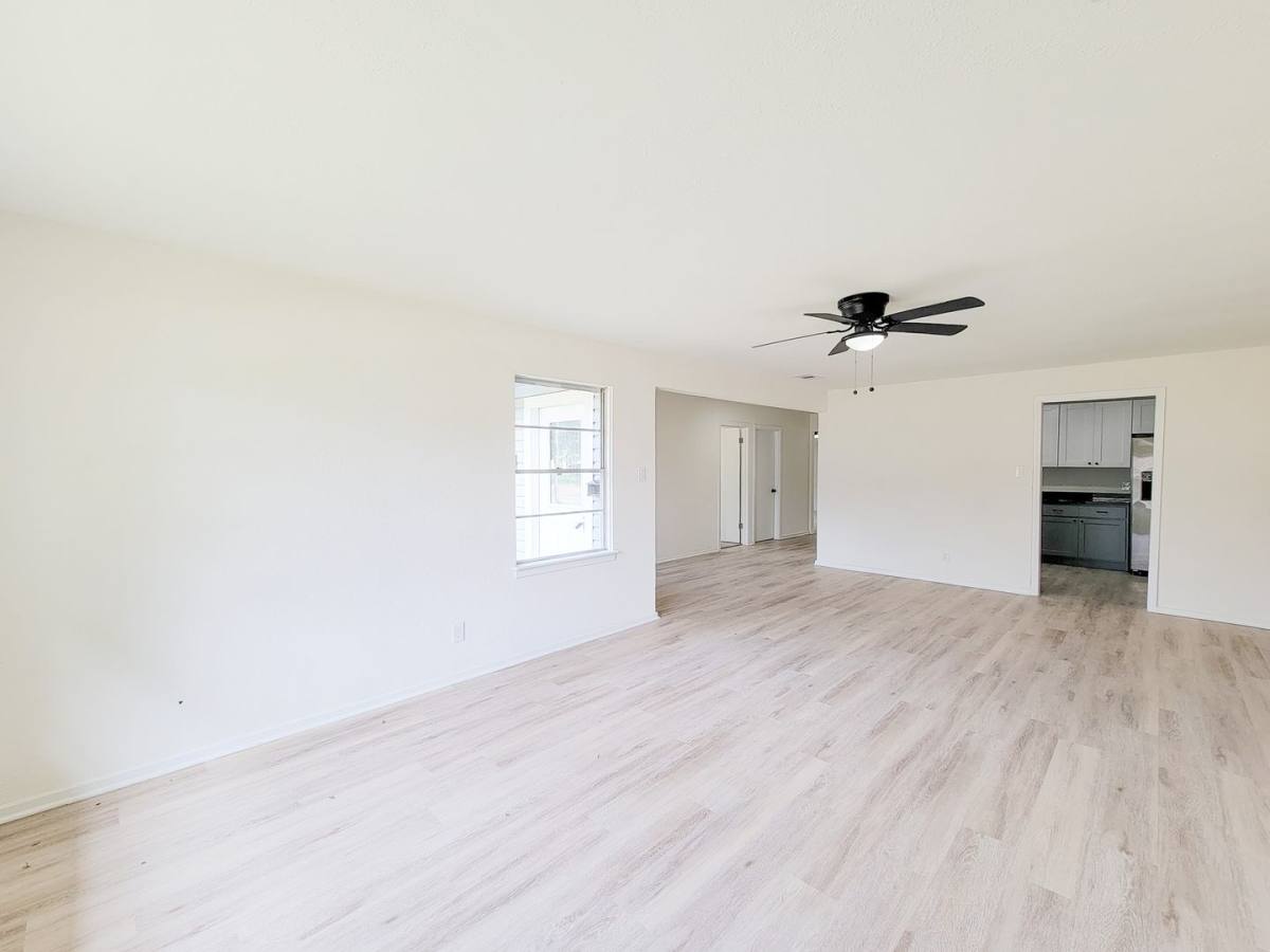 House for rent at 301 Cypress St, Lake Jackson, TX 77566