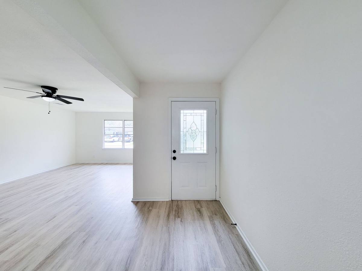 House for rent at 301 Cypress St, Lake Jackson, TX 77566