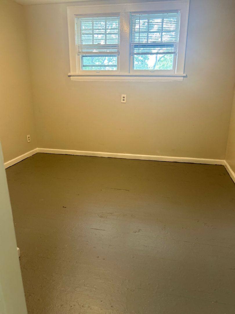 Apartment for rent at 614 Madison Ave, Akron, OH 44311