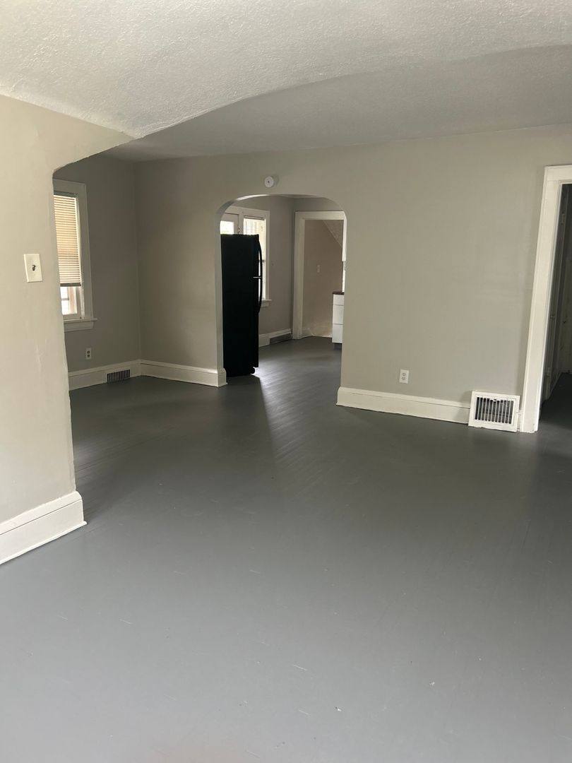 Apartment for rent at 614 Madison Ave, Akron, OH 44311