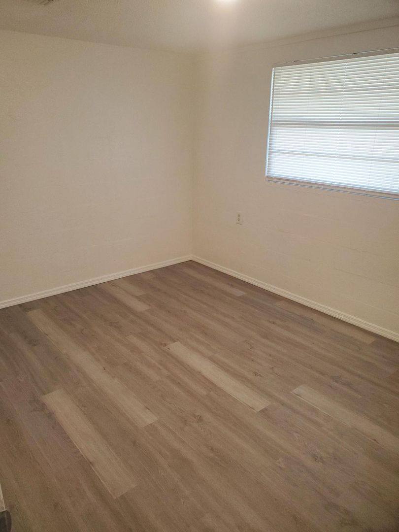 Apartment for rent at 301-303 SW 3rd Terrace, Mulberry, FL 33860