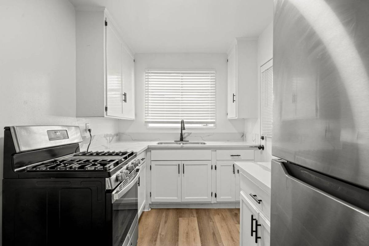 Apartment for rent at 4320 Santa Rosalia Dr, Los Angeles, CA 90008