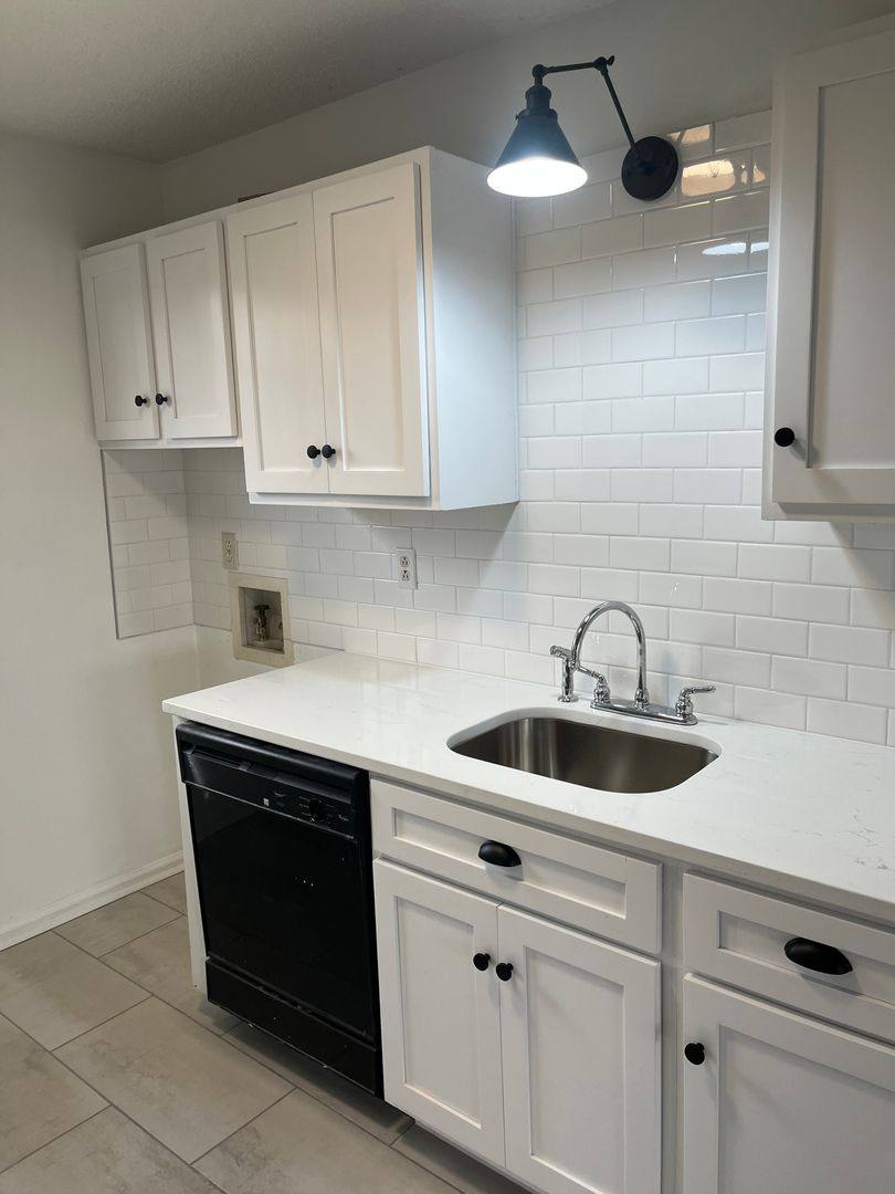 Apartment for rent at 2721 Hanover Circle, Birmingham, AL 35205