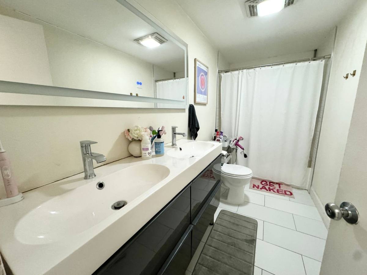 House for rent at 71 Gainsborough St #101, Boston, MA 02115