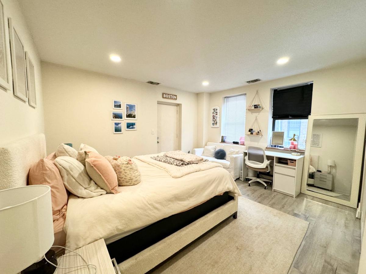 House for rent at 71 Gainsborough St #101, Boston, MA 02115