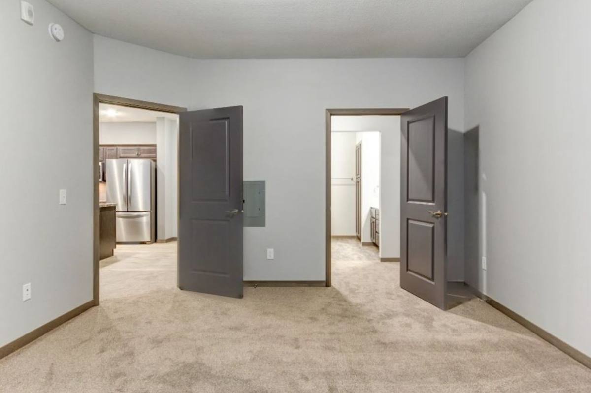 Apartment for rent at 1160 Suncrest Dr, Saint Cloud, MN 56301