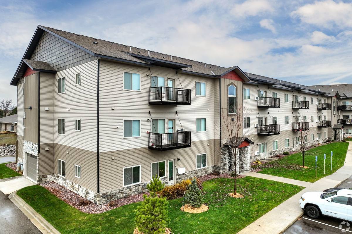 Apartment for rent at 1160 Suncrest Dr, Saint Cloud, MN 56301