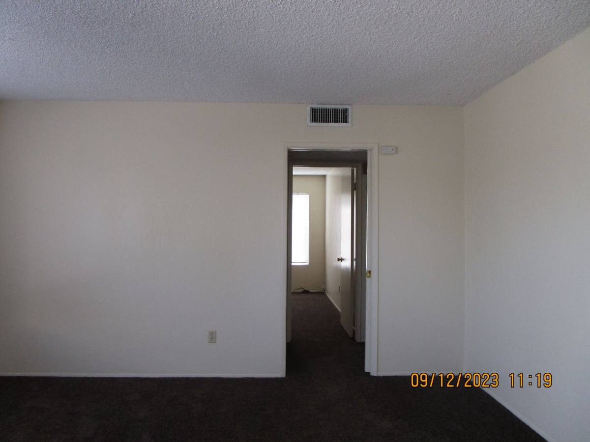 Apartment for rent at 2516 Ashe Rd, Bakersfield, CA 93309
