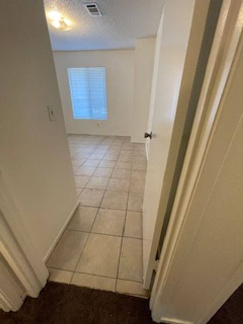 Apartment for rent at 4422 White Lane, Bakersfield, CA 93309