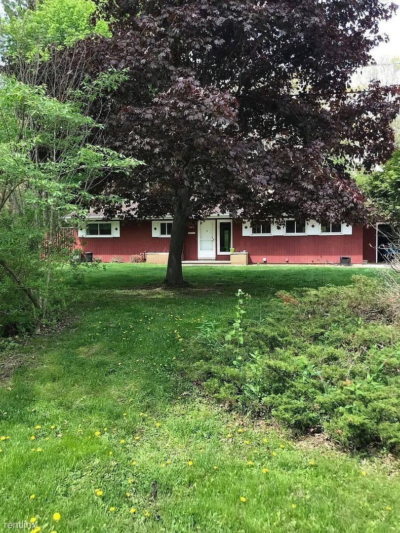 House for rent at 2855 Whippoorwill Lane, Ann Arbor, MI 48105