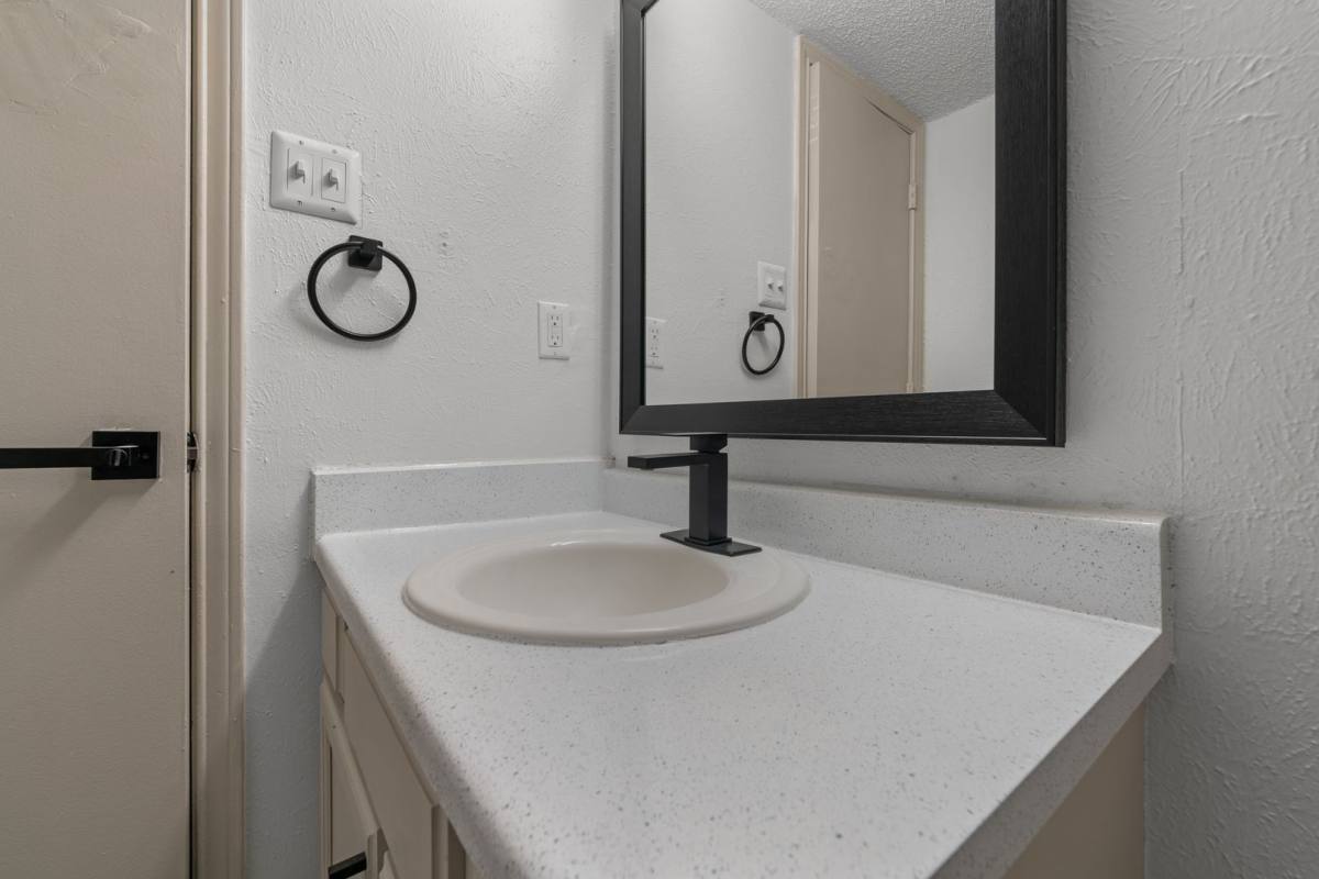 Townhouse for rent at 151 E Little Creek Rd, Cedar Hill, TX 75104