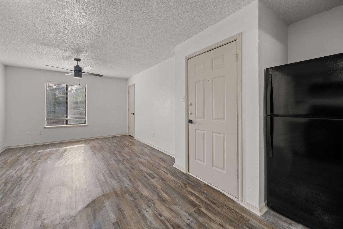 Townhouse for rent at 151 E Little Creek Rd, Cedar Hill, TX 75104